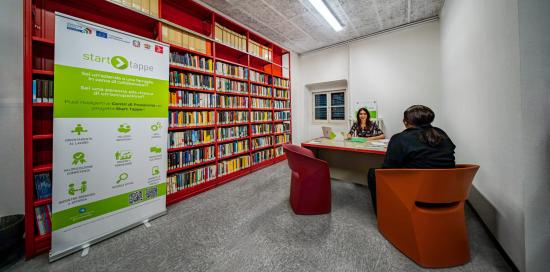 Un colloquio di orientamento professionale presso il nuovo centro StartTappe