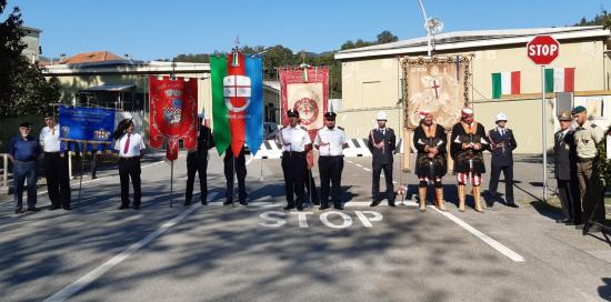 Cerimonia in ricordo del combattimento a Cremeno-Gonfaloni
