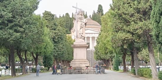 Cimitero monumentale di Staglieno-Viale della Fede Cimitero monumentale di Staglieno-Viale della Fede