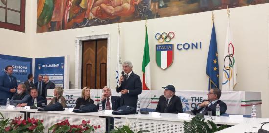 un momento della presentazione, parla Malagò
