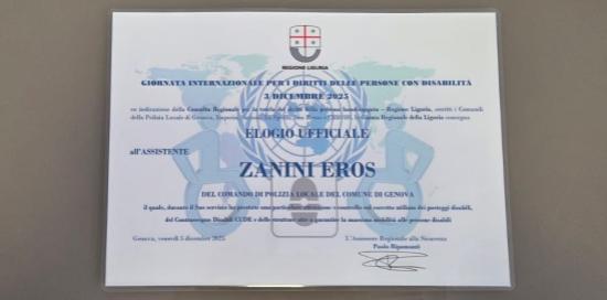 Consegna elogi ad agenti Polizia Locale-Targa per Eros Zanini