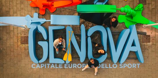 Installazione Genova 2024, primo piano, fotografata dall'alto 