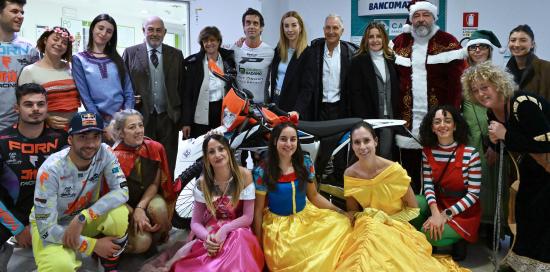 sindaca al Gaslini foto gruppo