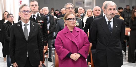 L'assessora Rita Bruzzone durante l'esecuzione dell'inno nazionale L'assessora Rita Bruzzone durante l'esecuzione dell'inno nazionale