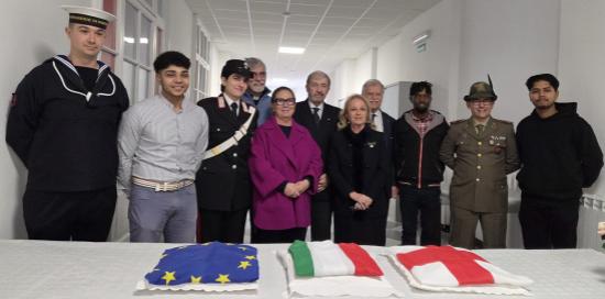 Dono delle bandiere istituzionali al Coronata Campus-Un’altra Storia