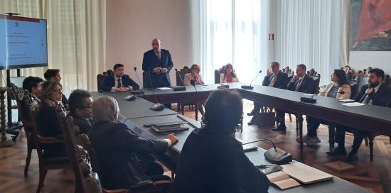 visione d'insieme della sala riunioni