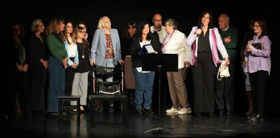 Evento Gruppo Genova Gentile-Intervento Alma e gruppo sul palco Evento Gruppo Genova Gentile-Intervento Alma e gruppo sul palco