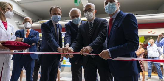 Taglio del nastro della Farmacia Terminal