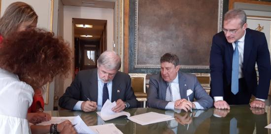 Firma accordo Comune di Genova e Banca di Sviluppo Consiglio d'Europa-Bucci e Monticelli