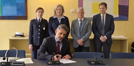 Firma accordo sicurezza stradale-Firma Provenzano Firma accordo sicurezza stradale-Firma Provenzano