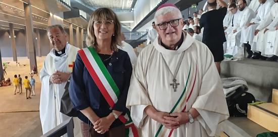 Giovani pellegrini di Madrid ospitati al Jean Nouvel (messa 4 agosto-Lodi e Tasca)