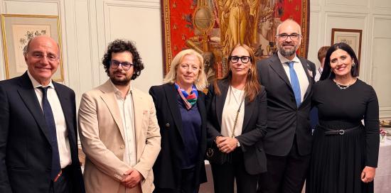 Foto di gruppo al Palais du Luxembourg