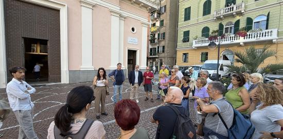 Cittadini durante Passeggiata urbanistica a Pegli 4 Cittadini durante Passeggiata urbanistica a Pegli 4