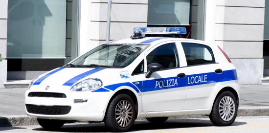 auto della Polizia Locale di Genova - foto di repertorio