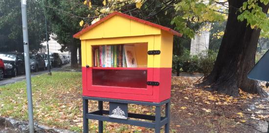 Inaugurazione casetta bookcrossing a Carignano-Casetta