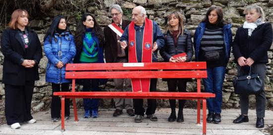 Inaugurazione panchina rossa Acquedotto storico