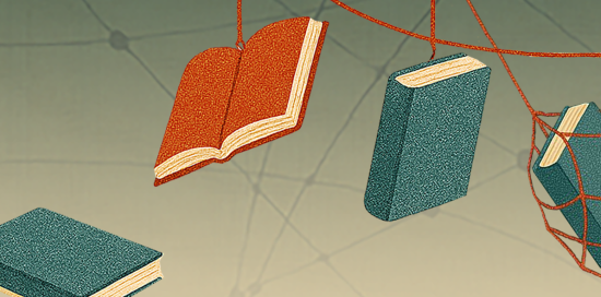 Tre libri con copertina verde e uno "rosso" tenuti legati dai fili di una ragnatela