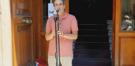Il poeta-artista di strada Luca Bertoncini