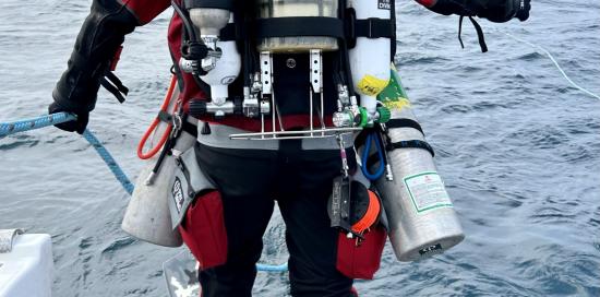  Marco Setti entra in acqua per imemrsioen sull'Andrea Doria_credito D_V Tenacious