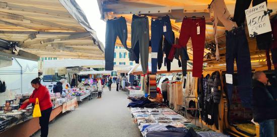 Mercato merci varie di Voltri