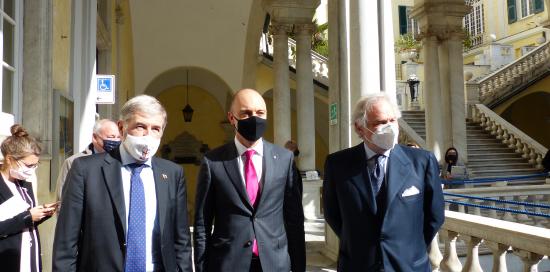 Il sindaco Bucci, il rettore Delfino e CEO di Webuild, Pietro Salini