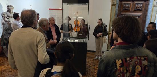 Partecipanti masterclass Premio Paganini in visita a Tursi-Presentazione del liutatio Alberto Giordano