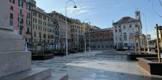 Piazza Caricamento