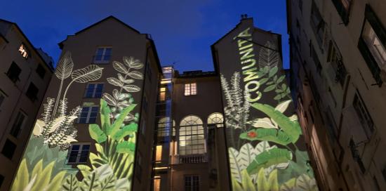 L'illuminazione artistica in piazza Don Gallo