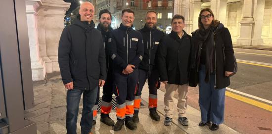 Foto di gruppo: da destra la direttrice generale di Aster Francesca Aleo, l'assessore Massimo Ferrante e i tecnici di Aster