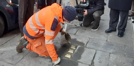 Posa pietre d'inciampo in corso Magenta-Posa pietre d'inciampo Posa pietre d'inciampo in corso Magenta-Posa pietre d'inciampo