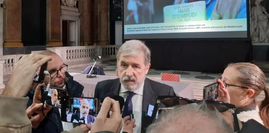Posa pietre d'inciampo-Palazzo Ducale-Intervista Bucci