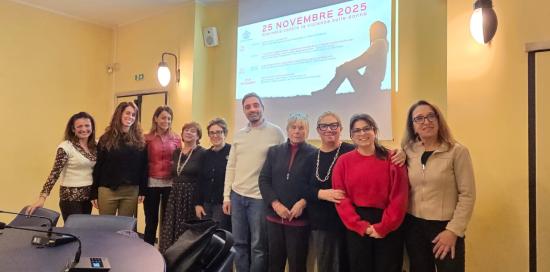 Foto di gruppo nella Sala Giunta Nuova di Palazzo Tursi