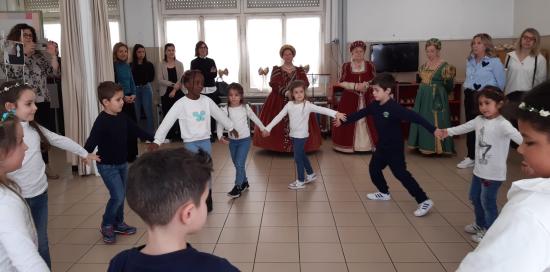 Bambini danzanti
