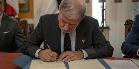 firma patto di amicizia genova santos