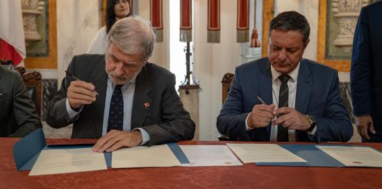 firma patto di amicizia genova santos