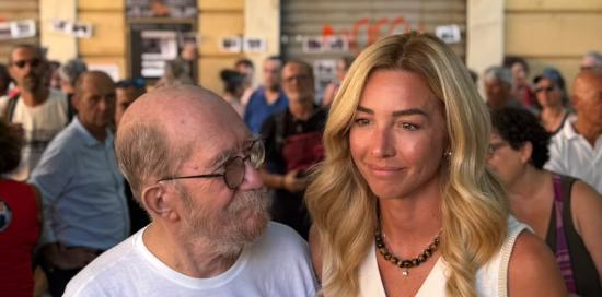 La sindaca Salis insieme al padre di Carlo Giuliani