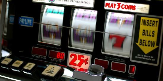 Una slot machine in azione