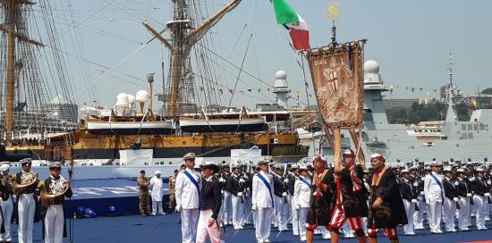 Veliero Amerigo Vespucci-Gonfalone Genova