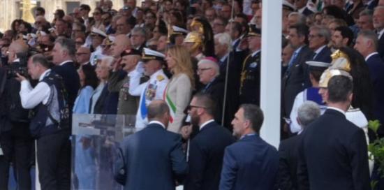 Veliero Amerigo Vespucci-Palco d'onore con la Sindaca Salis