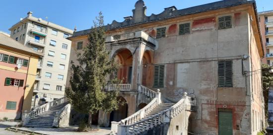 la facciata di Villa Pallavicini di Rivarolo