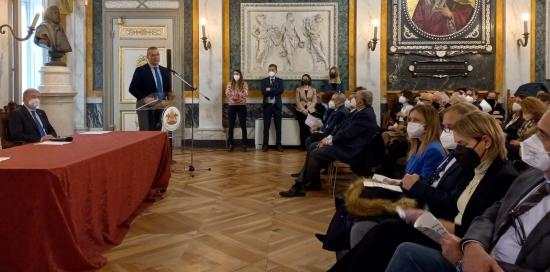 tavole relatori e prima fila platea