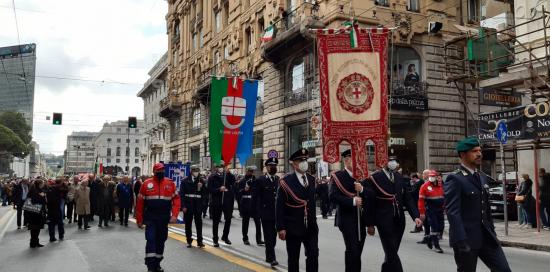 il corteo sfila in via XX Settembre