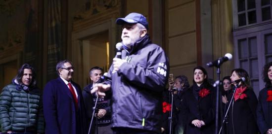 Il sindaco Bucci sul palco