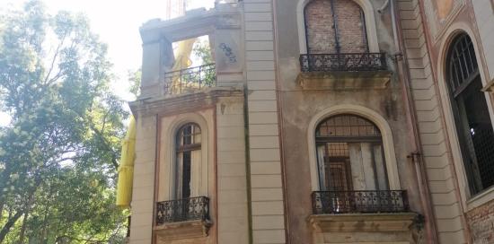 Un'ala della palazzina