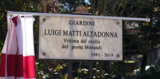 La targa intitolata a Luigi Matti Altadonna "vittima del crollo di ponte Morandi" La targa intitolata a Luigi Matti Altadonna "vittima del crollo di ponte Morandi"
