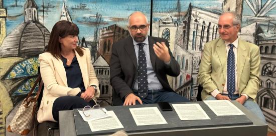 La presentazione della mostra a Casa Luzzati: al centro l'assessore alla Cultura Giacomo Montanari La presentazione della mostra a Casa Luzzati: al centro l'assessore alla Cultura Giacomo Montanari