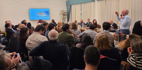 Un momento dell'incontro pubblico