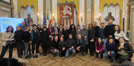 Foto di gruppo in Salone di Rappresentanza con tutti gli attori e le attrici del Tavolo del Lavoro UCIL