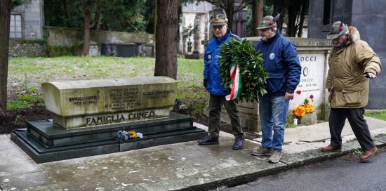 La deposizione della corona commemorativa