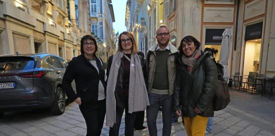 L'assessora Pericu in via Garibaldi insieme alle consigliere Tassara e Venturini e al consigliere Bruzzone